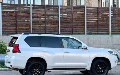 Toyota Land Cruiser Prado 150 рестайлинг 2, 2018 год, 5 390 000 рублей, 2 фотография