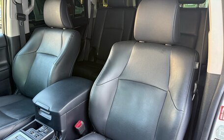 Toyota Land Cruiser Prado 150 рестайлинг 2, 2018 год, 5 390 000 рублей, 9 фотография