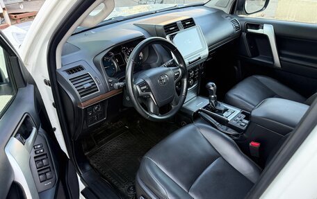 Toyota Land Cruiser Prado 150 рестайлинг 2, 2018 год, 5 390 000 рублей, 6 фотография