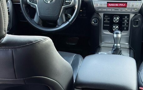 Toyota Land Cruiser Prado 150 рестайлинг 2, 2018 год, 5 390 000 рублей, 8 фотография