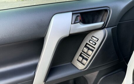 Toyota Land Cruiser Prado 150 рестайлинг 2, 2018 год, 5 390 000 рублей, 27 фотография