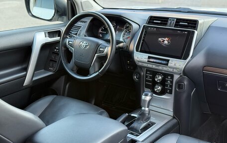 Toyota Land Cruiser Prado 150 рестайлинг 2, 2018 год, 5 390 000 рублей, 33 фотография