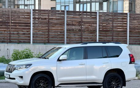 Toyota Land Cruiser Prado 150 рестайлинг 2, 2018 год, 5 390 000 рублей, 35 фотография
