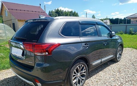 Mitsubishi Outlander III рестайлинг 3, 2018 год, 2 050 000 рублей, 5 фотография