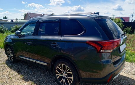 Mitsubishi Outlander III рестайлинг 3, 2018 год, 2 050 000 рублей, 6 фотография