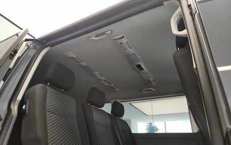 Volkswagen Caravelle T6 рестайлинг, 2020 год, 3 600 000 рублей, 9 фотография