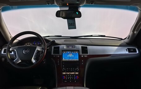 Cadillac Escalade III, 2007 год, 1 270 000 рублей, 10 фотография