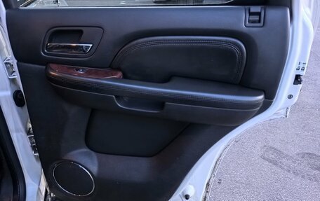 Cadillac Escalade III, 2007 год, 1 270 000 рублей, 20 фотография