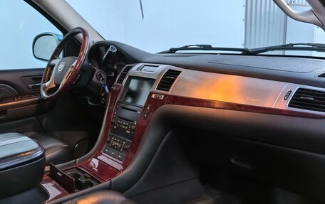 Cadillac Escalade III, 2007 год, 1 270 000 рублей, 24 фотография