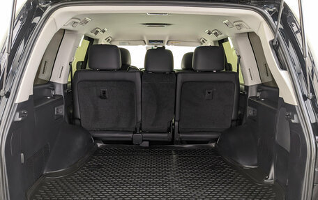 Toyota Land Cruiser 200, 2020 год, 8 800 000 рублей, 10 фотография