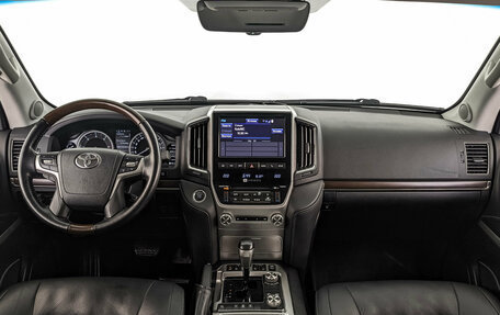 Toyota Land Cruiser 200, 2020 год, 8 800 000 рублей, 14 фотография