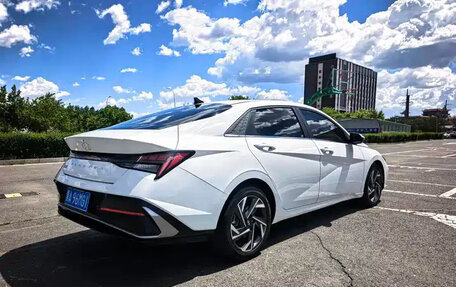 Hyundai Elantra, 2023 год, 1 680 000 рублей, 4 фотография