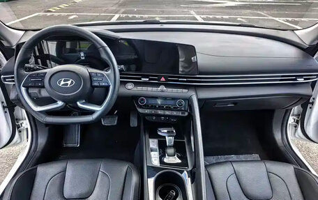 Hyundai Elantra, 2023 год, 1 680 000 рублей, 7 фотография