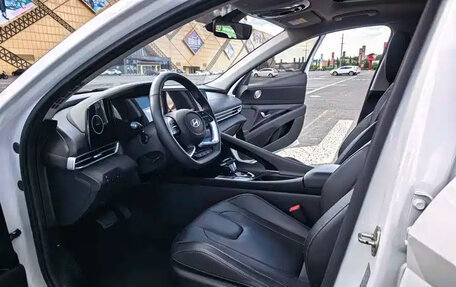 Hyundai Elantra, 2023 год, 1 680 000 рублей, 9 фотография
