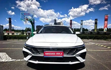 Hyundai Elantra, 2023 год, 1 680 000 рублей, 2 фотография