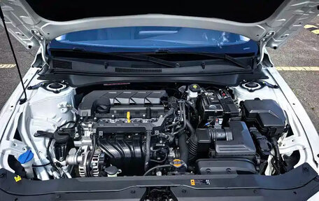 Hyundai Elantra, 2023 год, 1 680 000 рублей, 18 фотография
