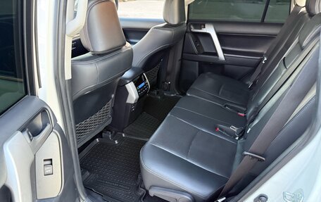 Toyota Land Cruiser Prado 150 рестайлинг 2, 2019 год, 5 199 000 рублей, 9 фотография