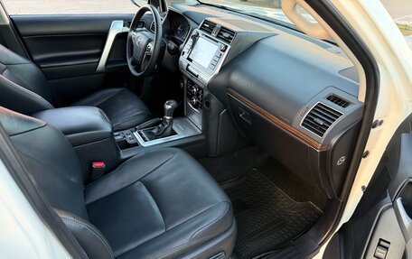 Toyota Land Cruiser Prado 150 рестайлинг 2, 2019 год, 5 199 000 рублей, 29 фотография