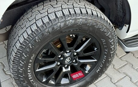 Toyota Land Cruiser Prado 150 рестайлинг 2, 2019 год, 5 199 000 рублей, 21 фотография