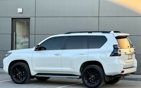 Toyota Land Cruiser Prado 150 рестайлинг 2, 2019 год, 5 199 000 рублей, 32 фотография