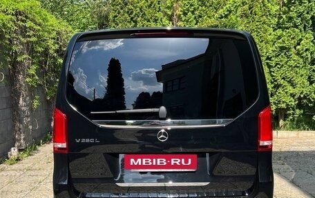 Mercedes-Benz V-Класс, 2023 год, 7 800 000 рублей, 3 фотография