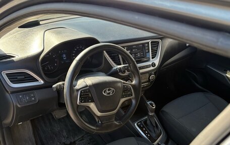 Hyundai Solaris II рестайлинг, 2019 год, 895 000 рублей, 10 фотография