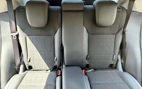 Honda Vezel, 2023 год, 2 100 000 рублей, 16 фотография