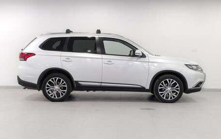 Mitsubishi Outlander III рестайлинг 3, 2018 год, 1 750 000 рублей, 4 фотография