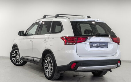 Mitsubishi Outlander III рестайлинг 3, 2018 год, 1 750 000 рублей, 7 фотография