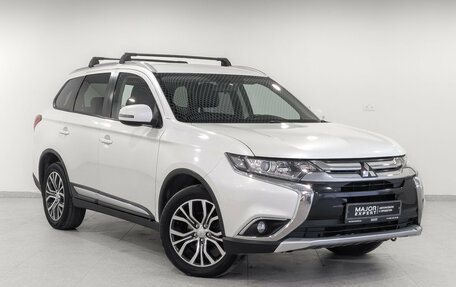 Mitsubishi Outlander III рестайлинг 3, 2018 год, 1 750 000 рублей, 3 фотография