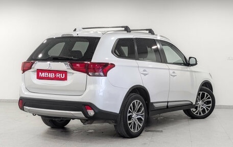 Mitsubishi Outlander III рестайлинг 3, 2018 год, 1 750 000 рублей, 5 фотография