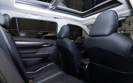 Toyota Highlander, 2025 год, 5 640 000 рублей, 28 фотография