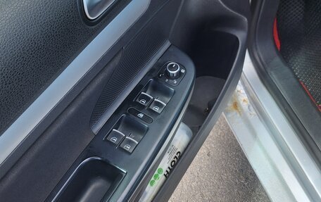 Volkswagen Golf VI, 2011 год, 900 000 рублей, 13 фотография