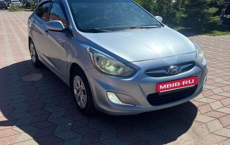 Hyundai Solaris II рестайлинг, 2012 год, 599 999 рублей, 3 фотография
