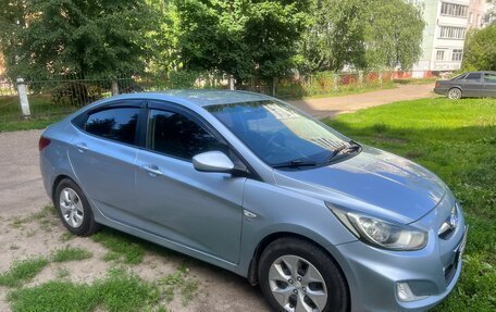 Hyundai Solaris II рестайлинг, 2012 год, 599 999 рублей, 23 фотография