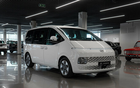 Hyundai Staria, 2021 год, 5 280 000 рублей, 2 фотография