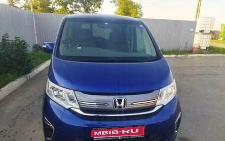 Honda Stepwgn IV, 2016 год, 1 310 000 рублей, 2 фотография