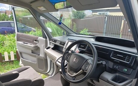 Honda Stepwgn IV, 2016 год, 1 410 000 рублей, 6 фотография