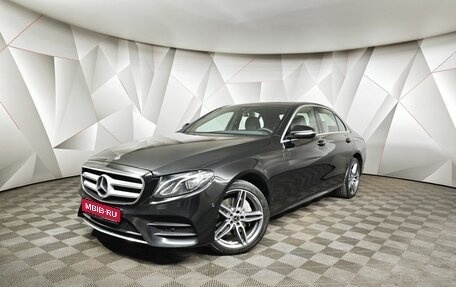 Mercedes-Benz E-Класс, 2019 год, 3 331 000 рублей, 1 фотография