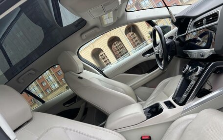 Jaguar I-Pace I, 2018 год, 3 100 000 рублей, 12 фотография