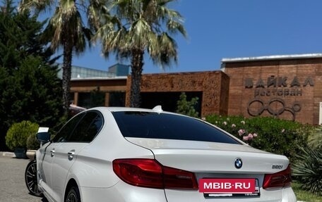 BMW 5 серия, 2018 год, 1 900 000 рублей, 3 фотография