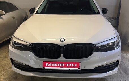 BMW 5 серия, 2018 год, 1 900 000 рублей, 10 фотография