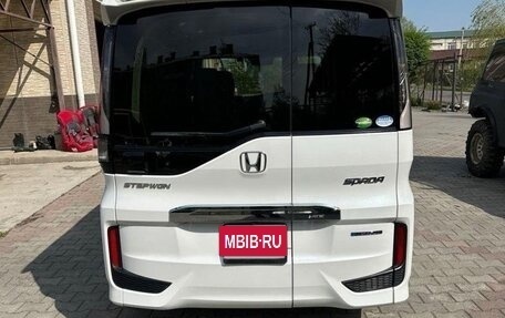 Honda Stepwgn IV, 2022 год, 1 940 000 рублей, 4 фотография