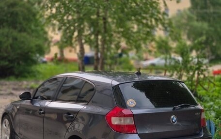 BMW 1 серия, 2004 год, 559 000 рублей, 2 фотография