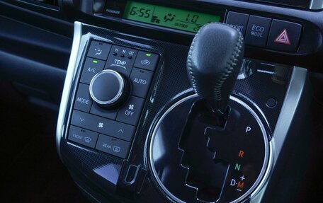 Toyota Wish II, 2015 год, 1 764 000 рублей, 16 фотография
