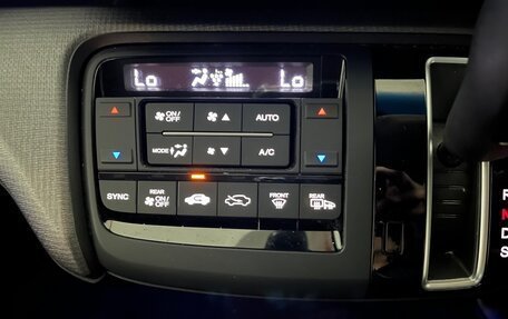 Honda Stepwgn IV, 2016 год, 1 420 000 рублей, 12 фотография
