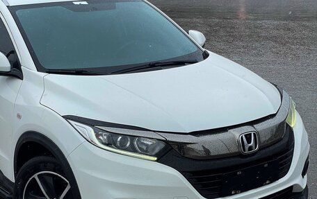 Honda Vezel, 2022 год, 1 635 000 рублей, 3 фотография