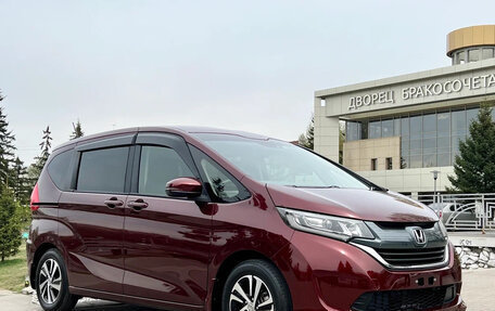 Honda Freed II, 2017 год, 1 290 000 рублей, 2 фотография