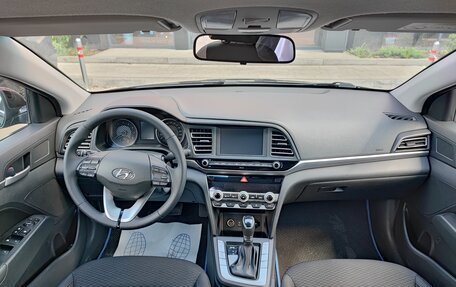 Hyundai Elantra VI рестайлинг, 2019 год, 1 650 000 рублей, 8 фотография