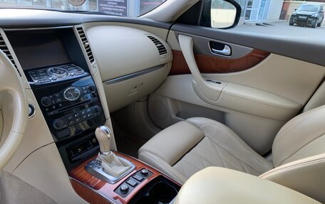 Infiniti QX70, 2015 год, 3 700 000 рублей, 7 фотография